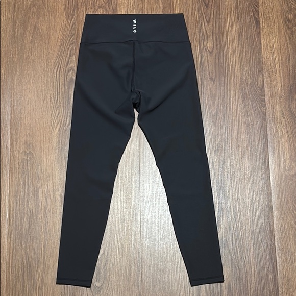 🔥🔥🔥Wilothelabel Black High-Waisted Leggings Size:Large🔥🔥🔥 - Picture 2 of 9